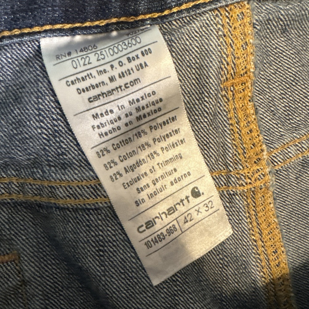 Carhartt Men's Jeans 42x32 Dark Wash Relaxed Fit Straight‎ Leg Denim Workwear - Picture 2 of 7
